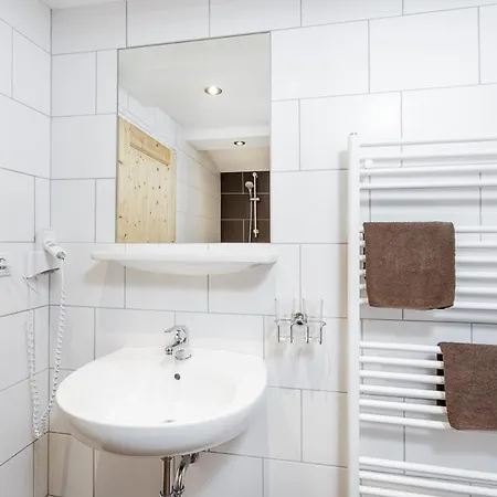 加米英兹安公寓